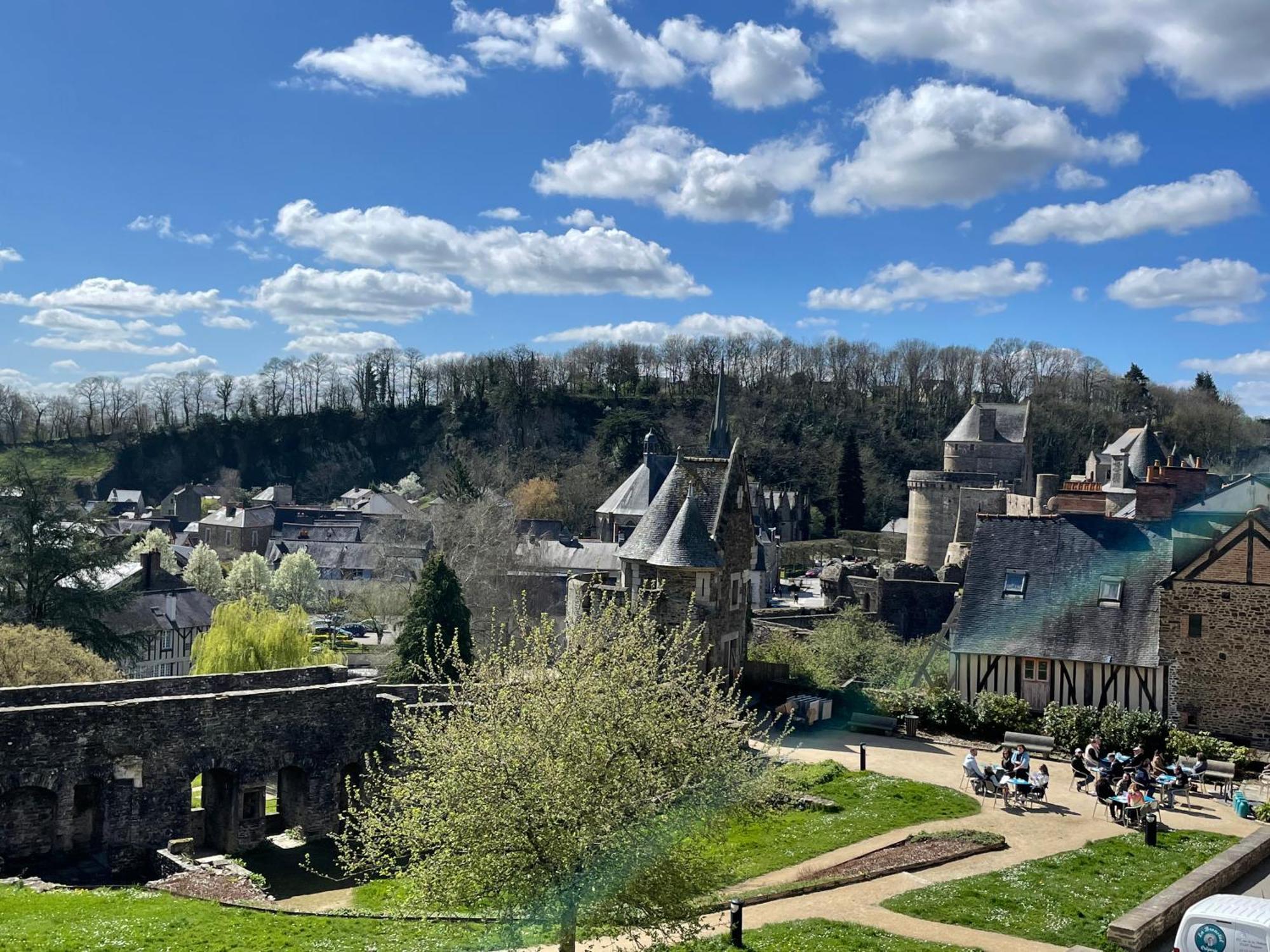 Le Relais Medieval Fougères Eksteriør bilde